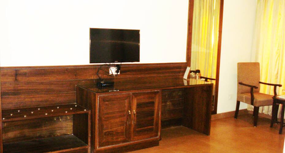 Hotel Silver Sands, Zirakpur 3